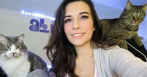 Twitch Streamer Alinity Accused of Animal Abuse After Throwing Cat。